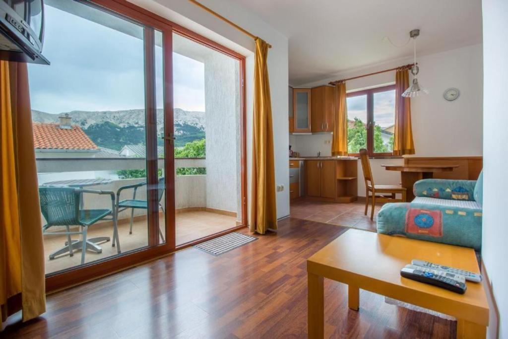 Zoro Apartment